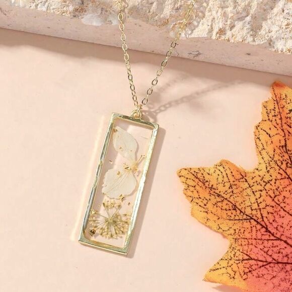 SALE 18k Gold Filled Framed Handmade Real Chrysanthemum Preserve Flower Necklace - Picture 1 of 5